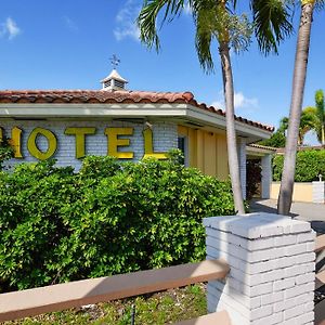 Oyo Hotel Coral Gables - Miami Airport